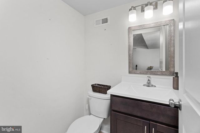 6 BUCK LN, Mount Laurel, NJ 08054