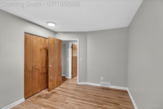 7176 Perry Lake Road, Independence Charter Township, MI 48346