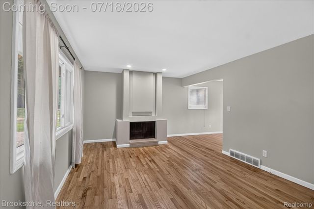 7176 Perry Lake Road, Independence Charter Township, MI 48346