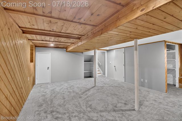 7176 Perry Lake Road, Independence Charter Township, MI 48346