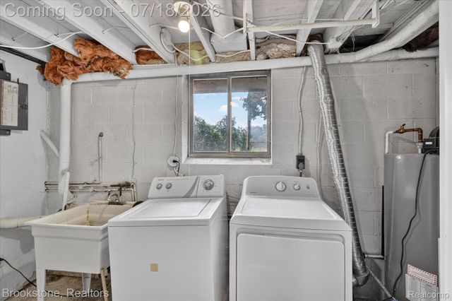 7176 Perry Lake Road, Independence Charter Township, MI 48346