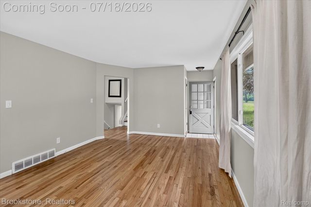 7176 Perry Lake Road, Independence Charter Township, MI 48346