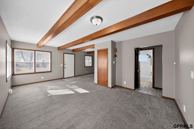 5818 Orchard Avenue, Omaha, NE 68117