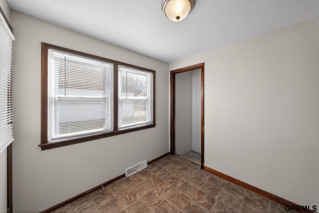 5818 Orchard Avenue, Omaha, NE 68117