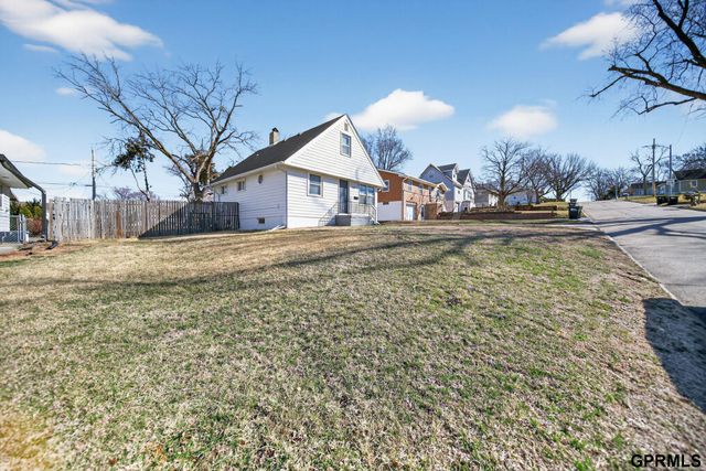 5818 Orchard Avenue, Omaha, NE 68117