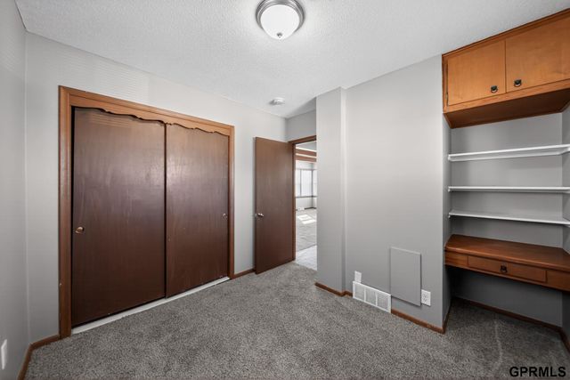 5818 Orchard Avenue, Omaha, NE 68117