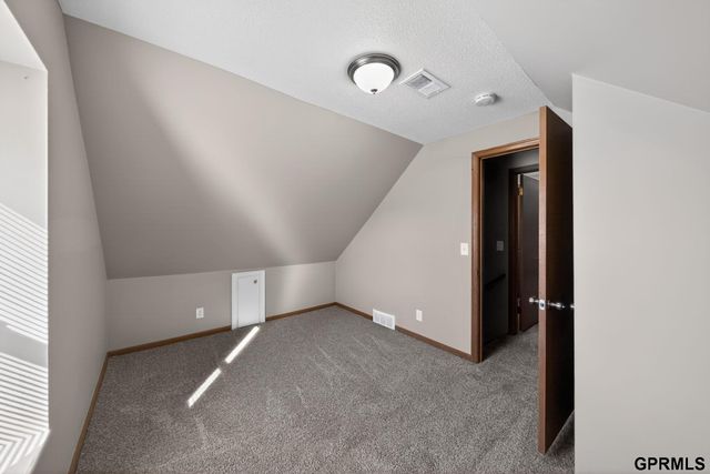 5818 Orchard Avenue, Omaha, NE 68117