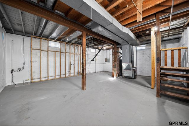 5818 Orchard Avenue, Omaha, NE 68117