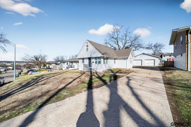 5818 Orchard Avenue, Omaha, NE 68117