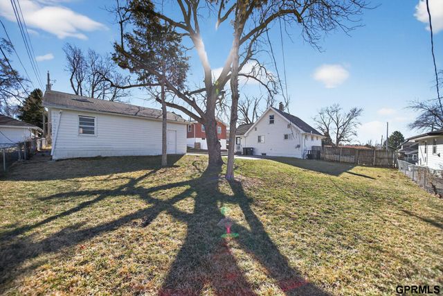 5818 Orchard Avenue, Omaha, NE 68117