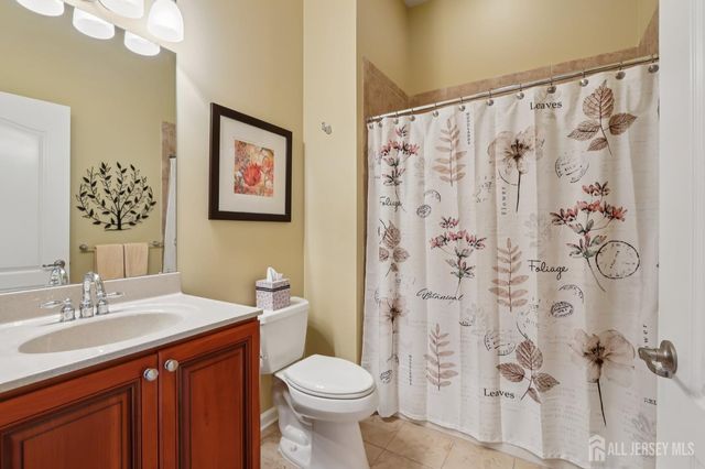 14 Cobblestone Boulevard, Monroe, NJ 08831