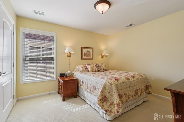 14 Cobblestone Boulevard, Monroe, NJ 08831