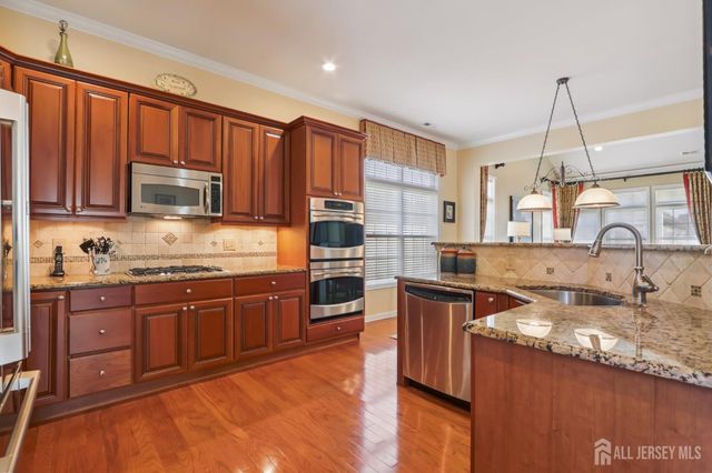 14 Cobblestone Boulevard, Monroe, NJ 08831