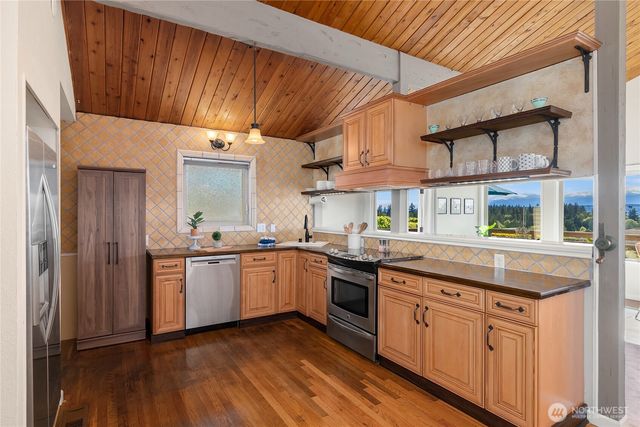 37659 Olympic View Road NE, Hansville, WA 98340
