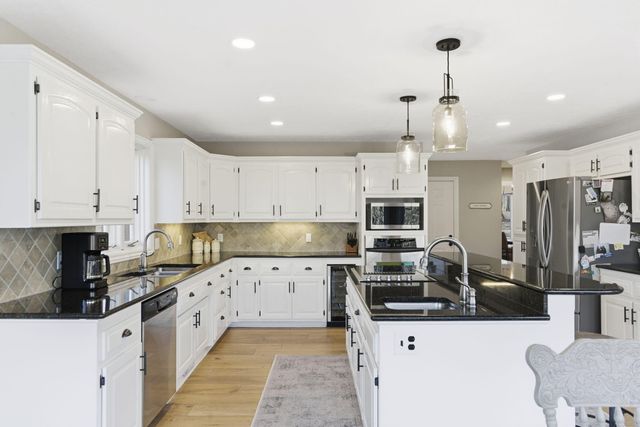 758 N Dogwood Court, Nixa, MO 65714