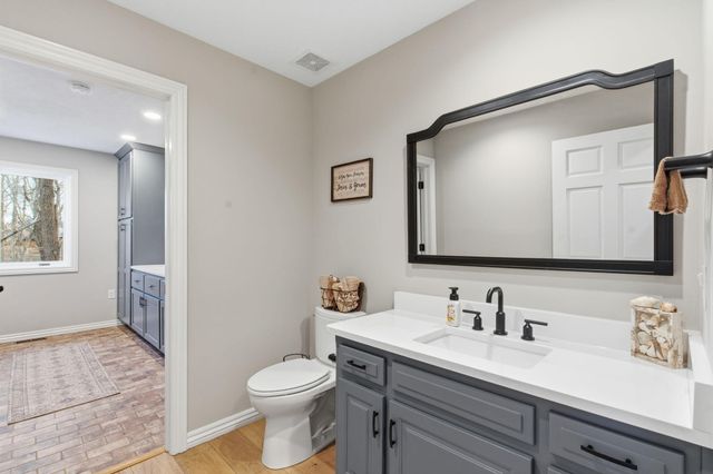 758 N Dogwood Court, Nixa, MO 65714