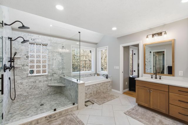 758 N Dogwood Court, Nixa, MO 65714