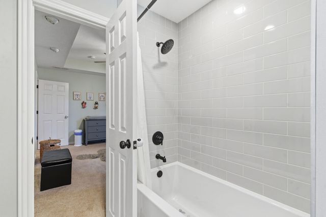 758 N Dogwood Court, Nixa, MO 65714