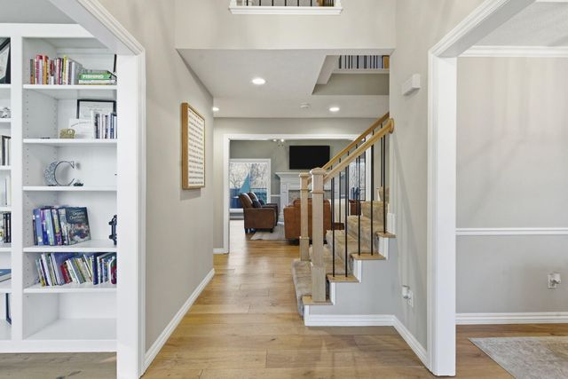 758 N Dogwood Court, Nixa, MO 65714