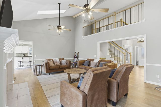 758 N Dogwood Court, Nixa, MO 65714