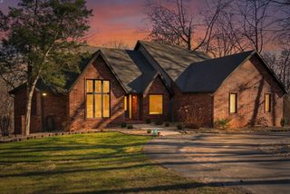 758 N Dogwood Court, Nixa, MO 65714