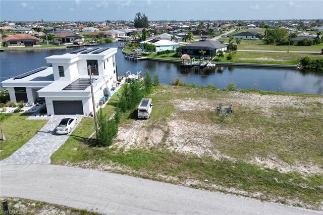 3711 NW 9th TER, Cape Coral, FL 33993