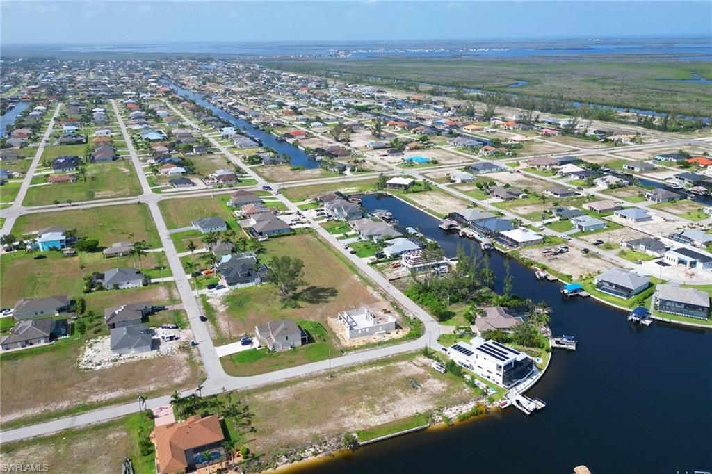 Image 14 of property listing at 3711 NW 9th TER, Cape Coral, FL 33993