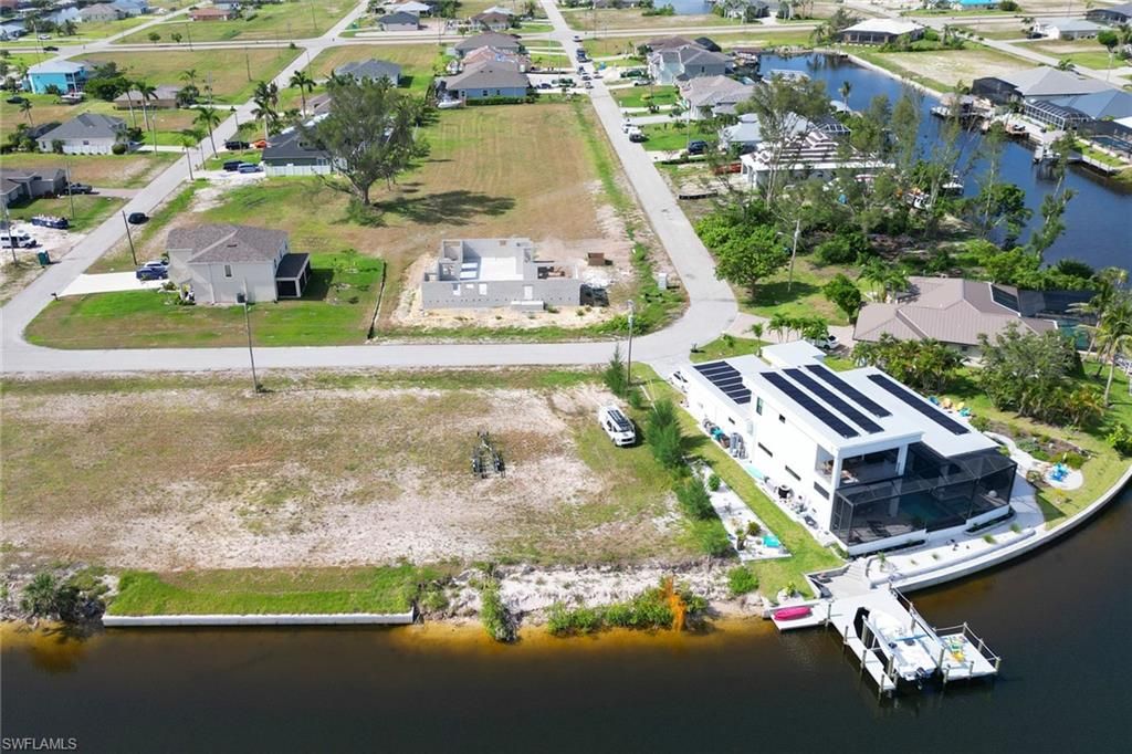 Image 16 of property listing at 3711 NW 9th TER, Cape Coral, FL 33993