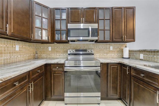 3003 LA MIRAGE Drive 3003, Lauderhill, FL 33319
