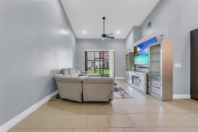 3003 LA MIRAGE Drive 3003, Lauderhill, FL 33319
