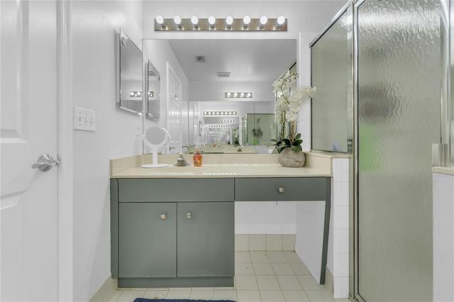 3003 LA MIRAGE Drive 3003, Lauderhill, FL 33319
