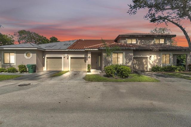 3003 LA MIRAGE Drive 3003, Lauderhill, FL 33319