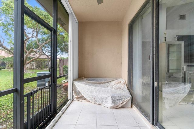 3003 LA MIRAGE Drive 3003, Lauderhill, FL 33319