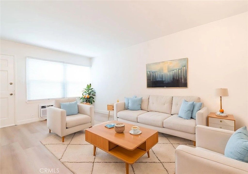 4222 Ventura Canyon, Sherman Oaks, CA 91423