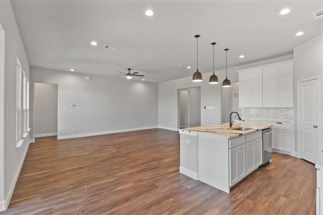 397 Private Road 7413, Wills Point, TX 75169