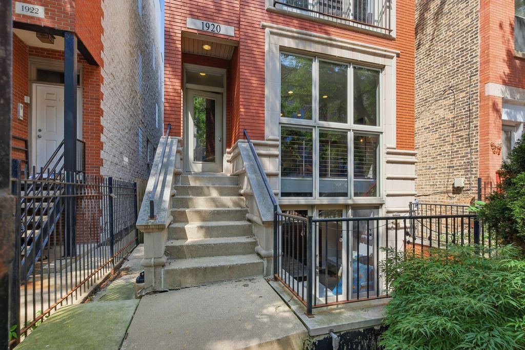 1920 W Diversey Parkway 1, Chicago, IL 60614 — exterior