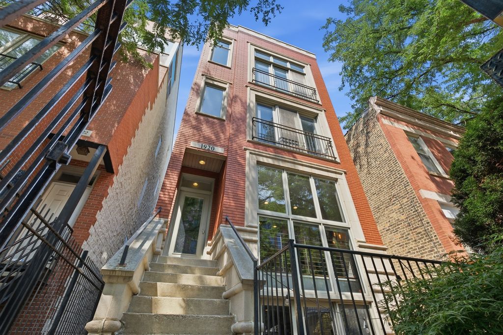 1920 W Diversey Parkway 1, Chicago, IL 60614 — photo 2