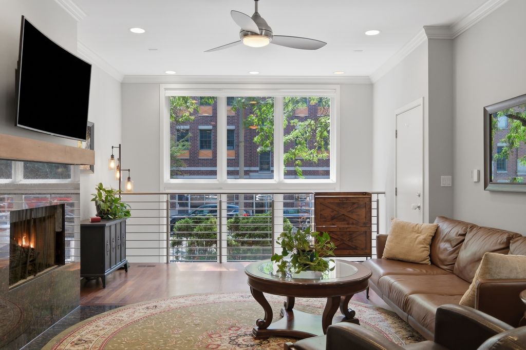 1920 W Diversey Parkway 1, Chicago, IL 60614 — photo 3