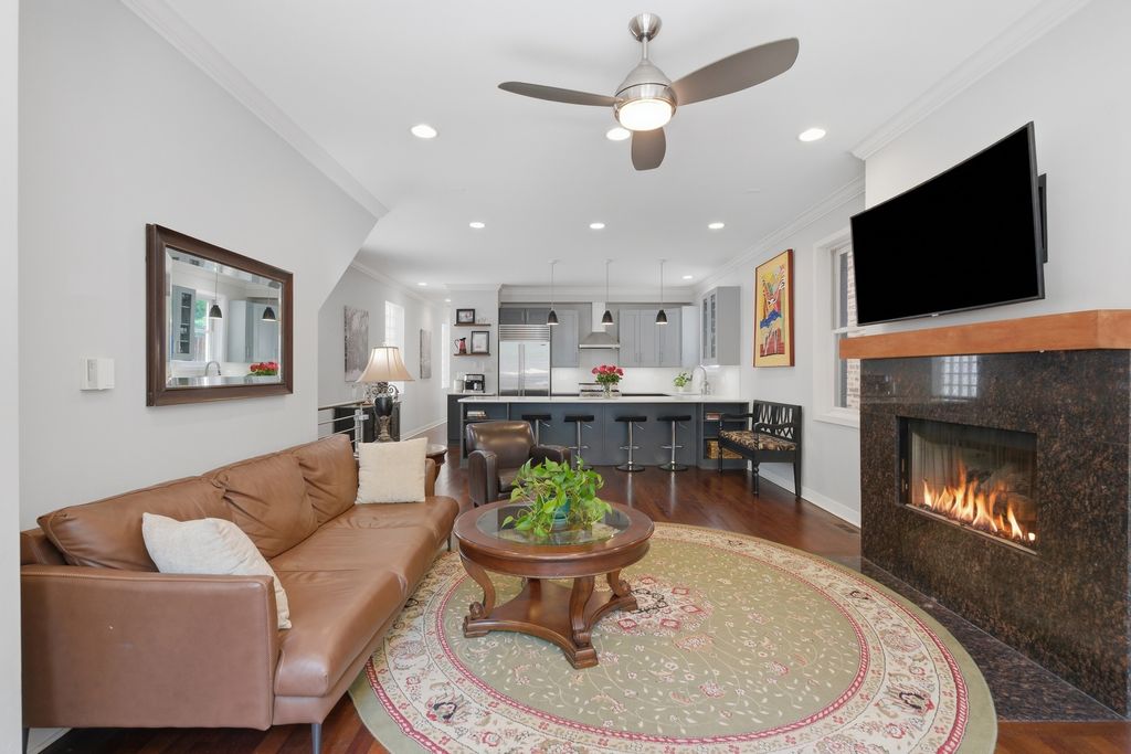 1920 W Diversey Parkway 1, Chicago, IL 60614 — photo 5