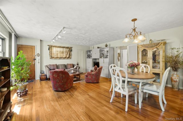 2120 202 Street 1-189, Bayside, NY 11360