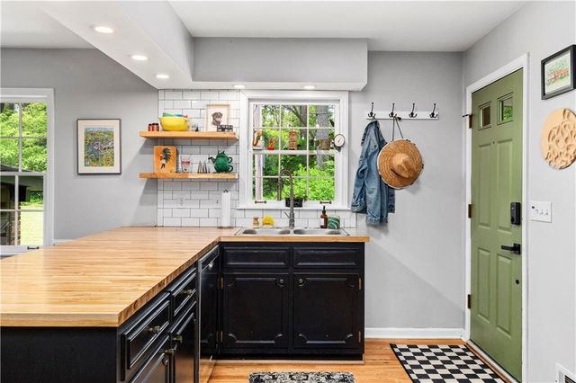 4924 Mountclaire Road, Stone Mountain, GA 30087