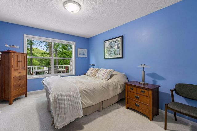 913 Oakwood Heights Circle, Eagan, MN 55123
