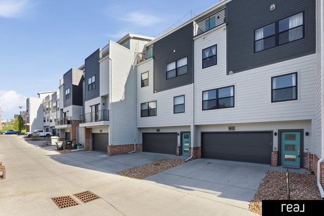 3117 mayberry Plaza, Omaha, NE 68105