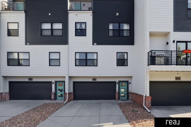 3117 mayberry Plaza, Omaha, NE 68105