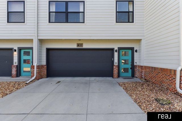 3117 mayberry Plaza, Omaha, NE 68105