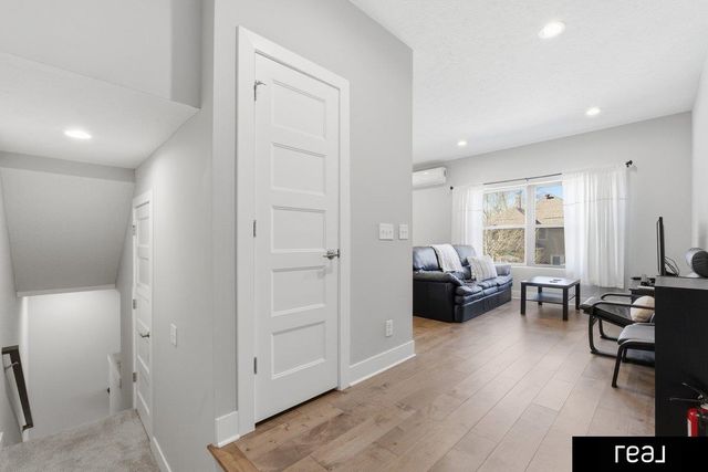 3117 mayberry Plaza, Omaha, NE 68105