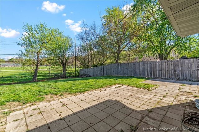 211 Gordon Drive, New Albany, IN 47150