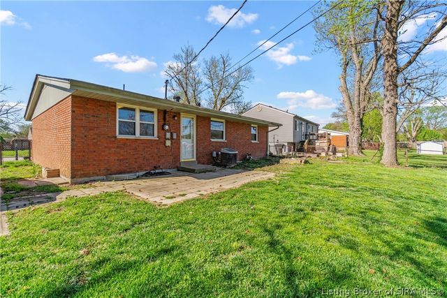 211 Gordon Drive, New Albany, IN 47150