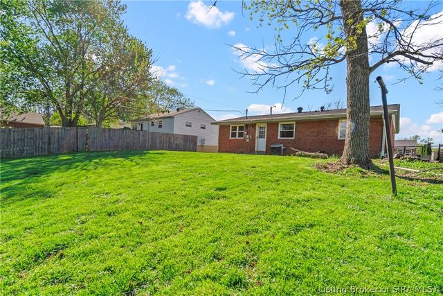 211 Gordon Drive, New Albany, IN 47150