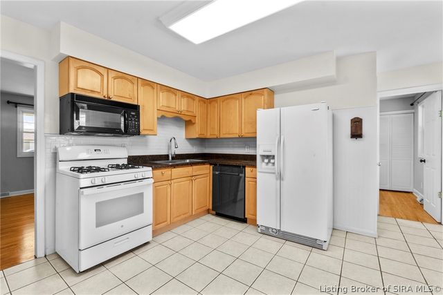 211 Gordon Drive, New Albany, IN 47150